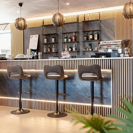 Отель Blumarine Розето-дельи-Абруцци